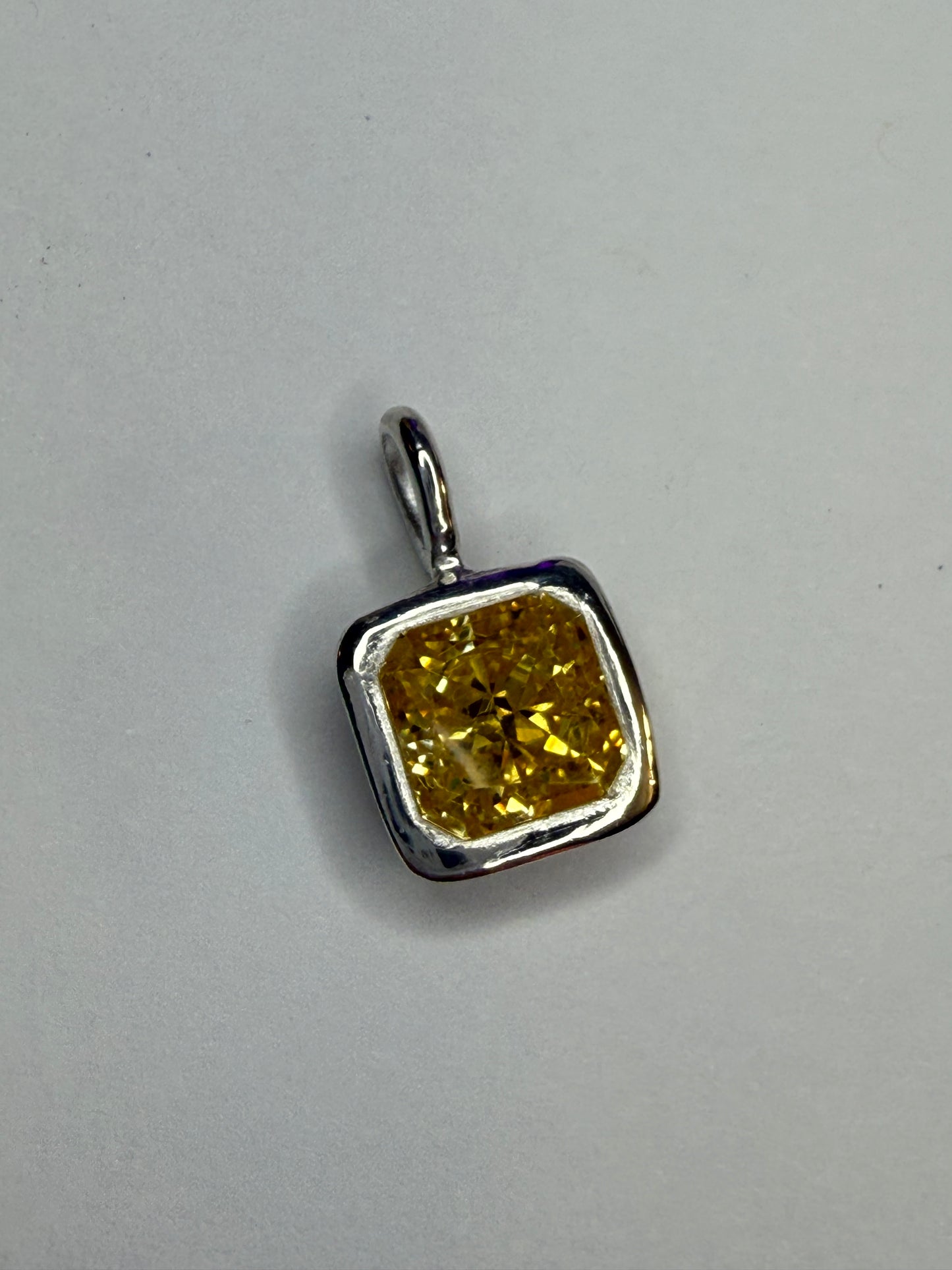 Vivida Pendant