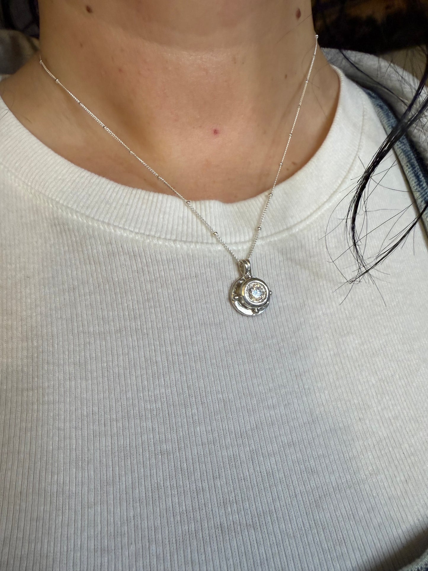 The Pontis Charm (Porthole)