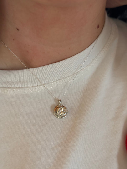 The Pontis Charm (Porthole)