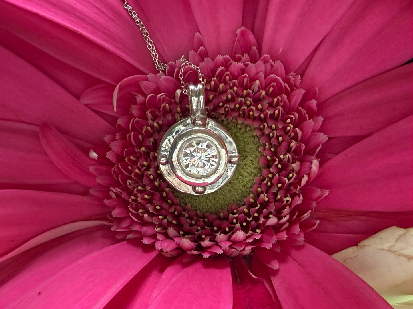The Pontis Charm (Porthole)