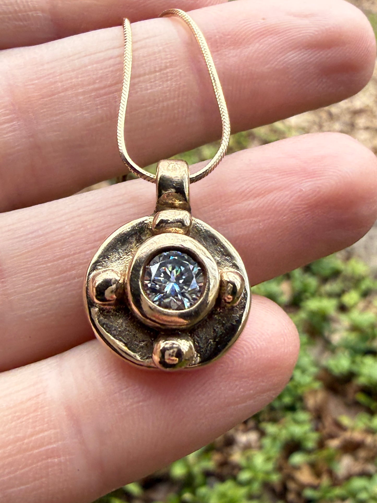 The Pontis Charm (Porthole)