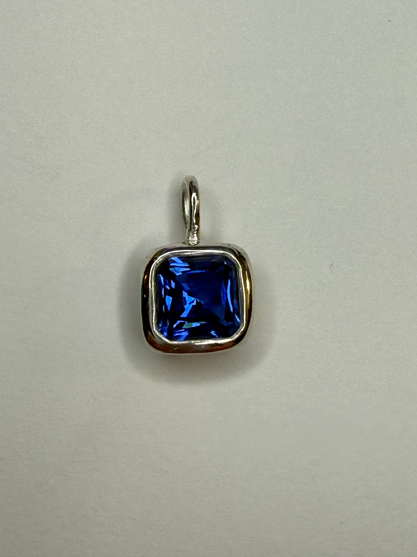 Vivida Pendant