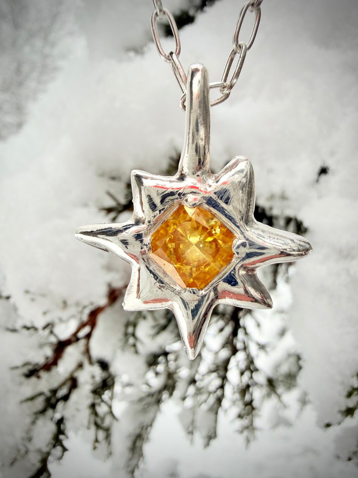 The Solas Star Pendant